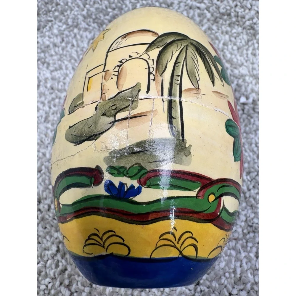 Hand Painted Wooden Nesting Eggs 5 Piece Set Folk Art Christmas‎ Vintage